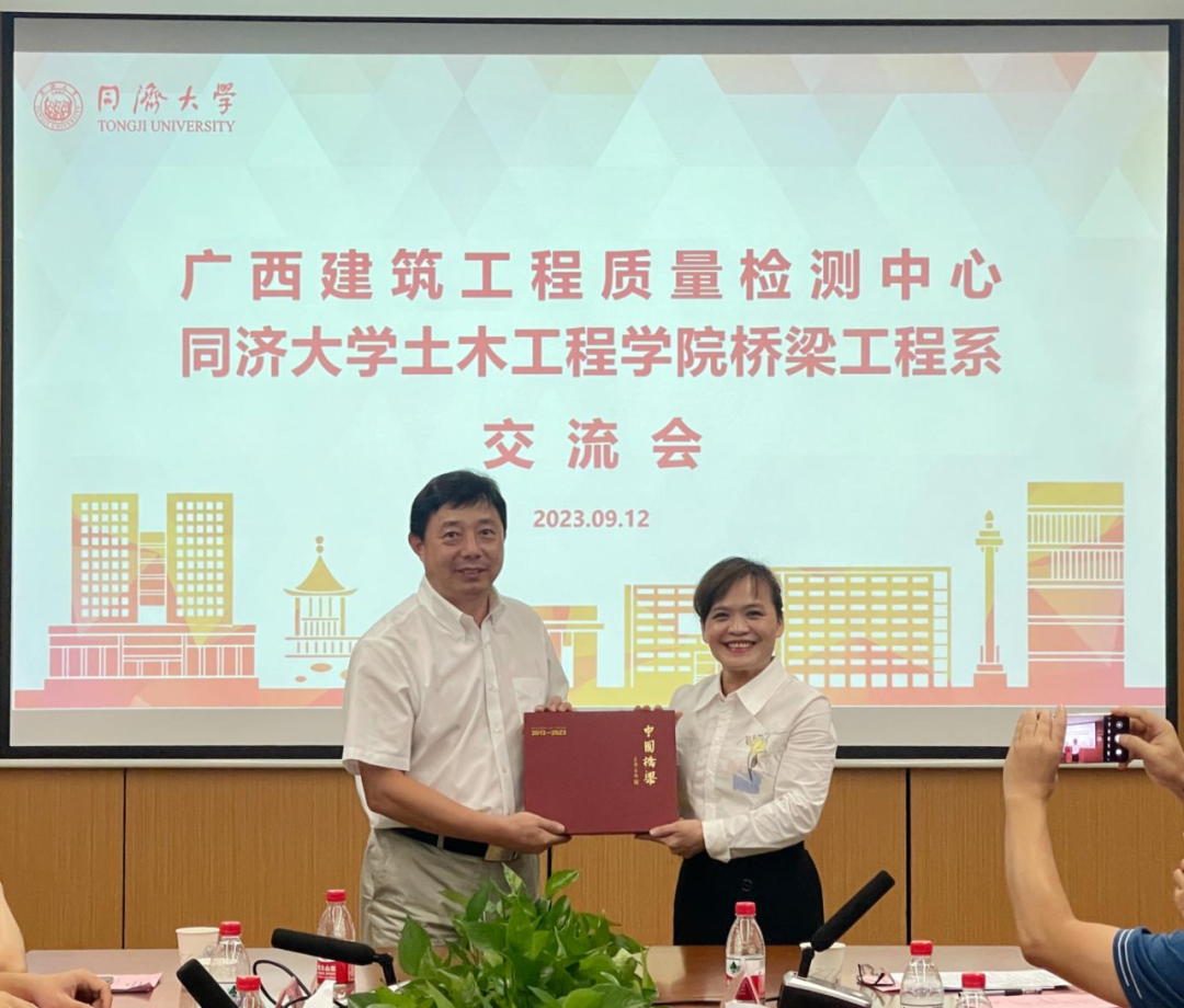 校企携手，共谋发展——刘玉柳带队...