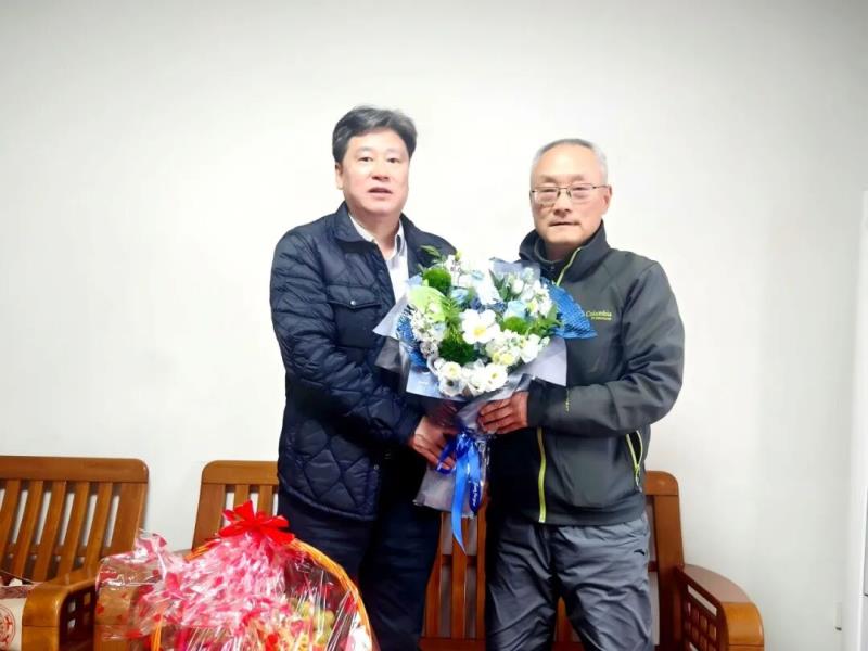 新春慰问暖人心，文化润企聚合力—...